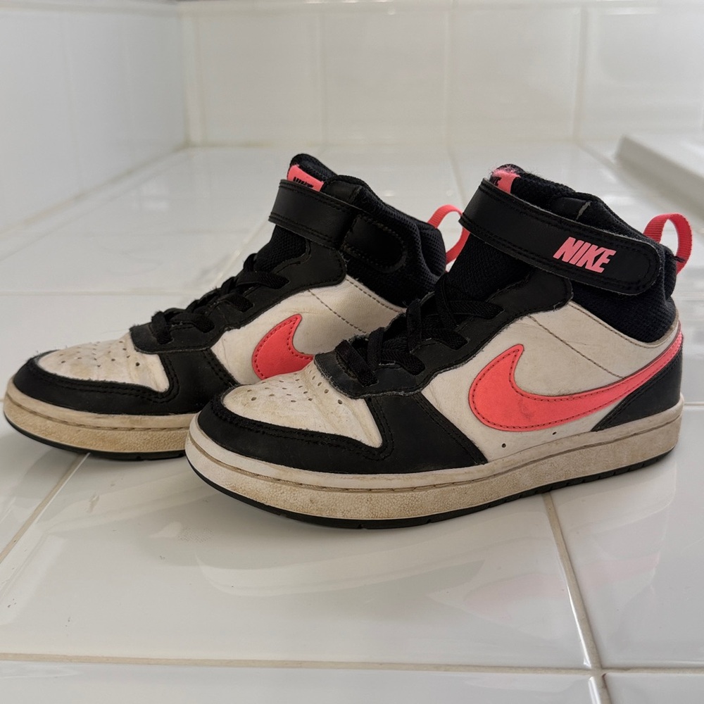 KIDS Nike Sneakers